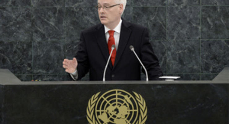 Президент Хорватии поддержал Януковича и призвал зарезервировать Восточной Европе место в Совбезе ООН