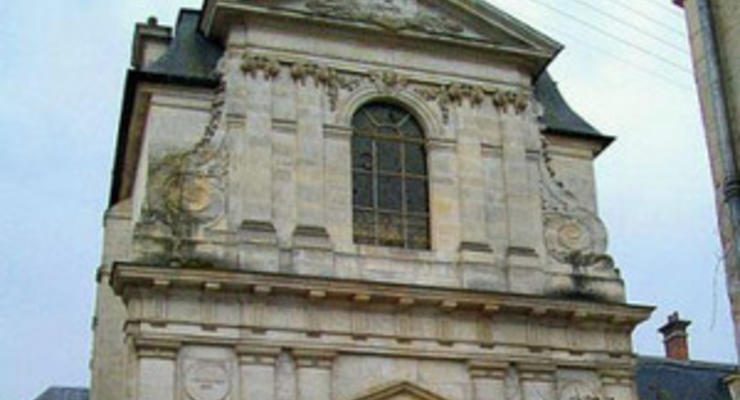 Украинцы купили церковь под Парижем в городке, где жила Анна Ярославна