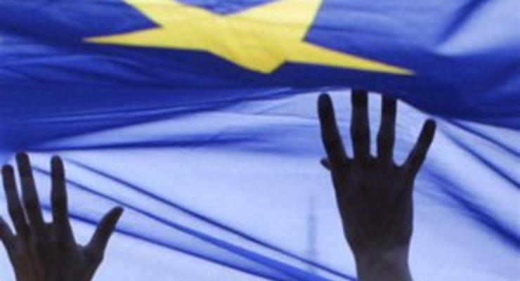 Опрос: В Украине больше сторонников вступления в ЕС, чем в ТС