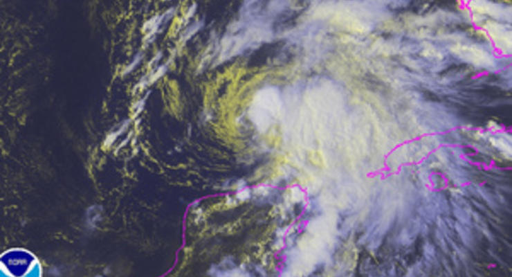 Тропический шторм Карен угрожает нефтедобытчикам в Мексиканском заливе