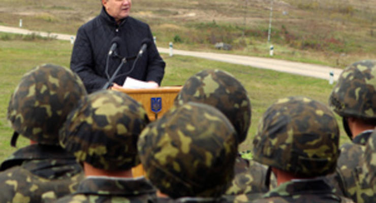 Последний призыв: Янукович подписал указ о переходе армии на контрактную основу
