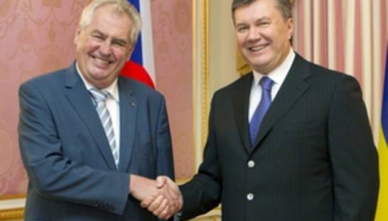 Янукович успокаивает ЕС, что законопроект по Тимошенко вскоре будет внесен в парламент