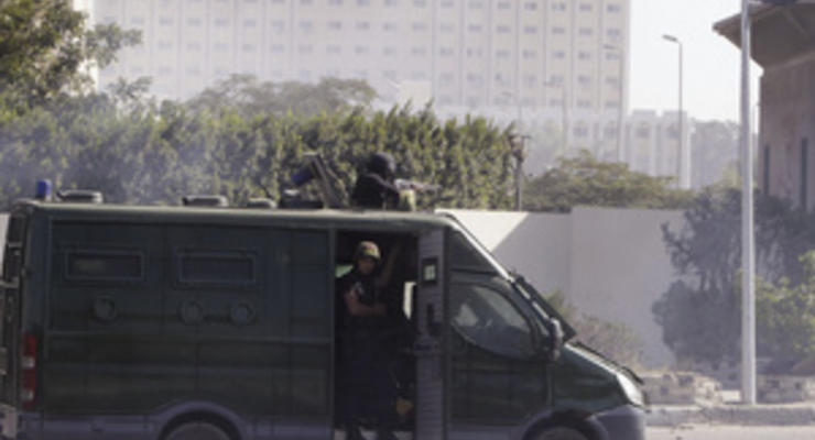 В Египте полицейских арестовали по обвинению в массовом убийстве исламистов