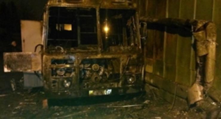 В Киеве дотла сгорел автобус