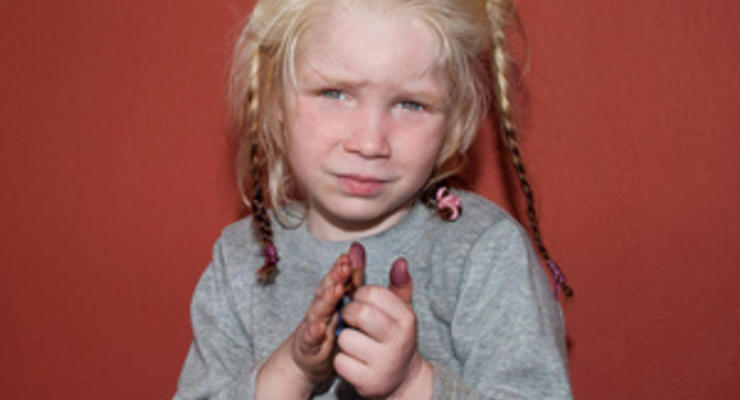 Тест ДНК подтвердил, что светловолосая и голубоглазая девочка - дочь ирландских цыган