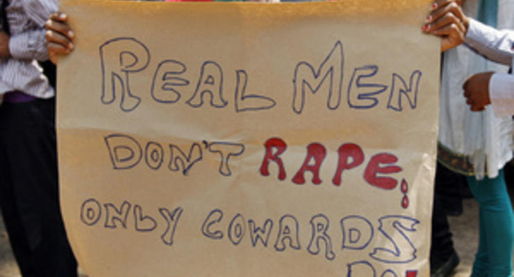 В Индии трое мужчин изнасиловали и сожгли заживо 13-летнюю школьницу