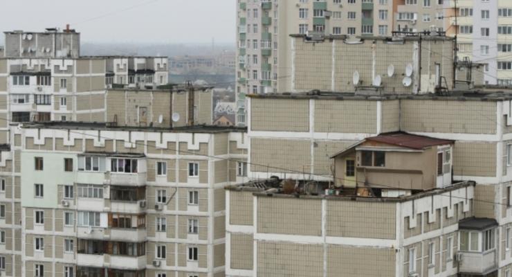 Киевский Карлсон оштрафован за дом на крыше многоэтажки (ФОТО)