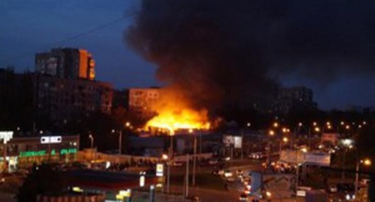 Сотрудники МЧС локализировали пожар на одесском рынке Селянка, пострадавших нет
