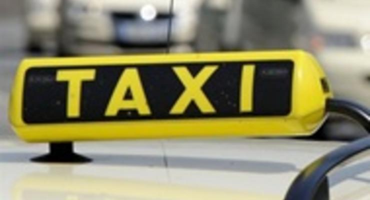 В Германии таксист вернул пожилой паре забытые в машине 250 тысяч евро