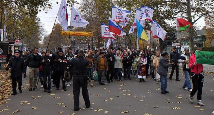 В Николаеве активисты Свободы забросали дымовыми шашками членов Русского блока