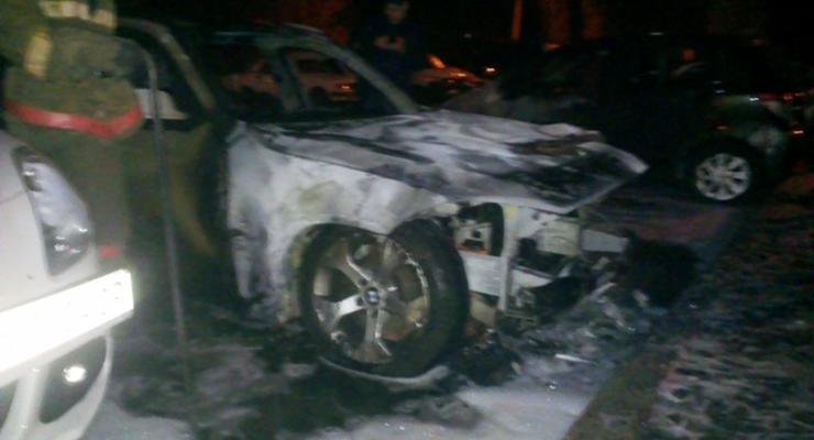 В Киеве на Оболони cгорели три машины (ФОТО, ВИДЕО)