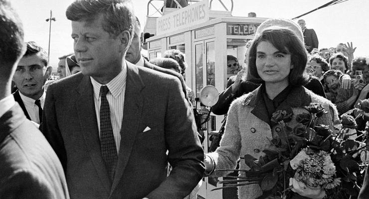 Джон Кеннеди мог погибнуть из-за своего корсета - бывший врач