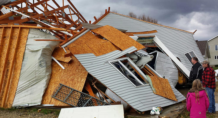 Торнадо в США за минуту разрушило дом (ФОТО, ВИДЕО)