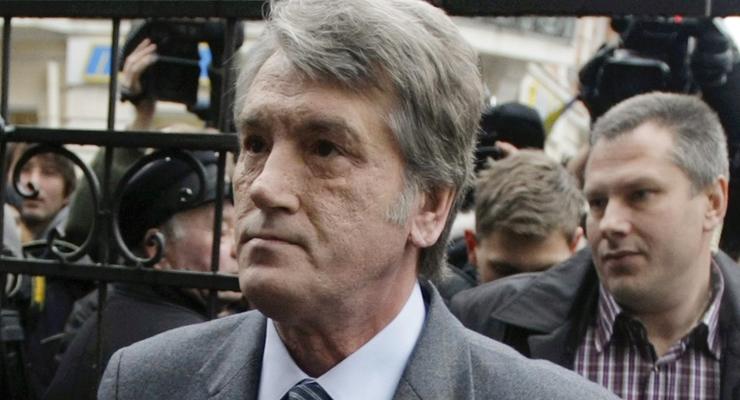 Ющенко заявил, что "держит пальцы скрещенными" за Тимошенко