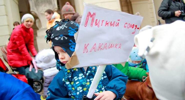 Во Львове прошел детский марш в поддержку евроинтеграции