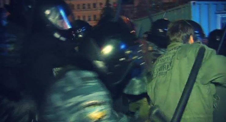 В МВД Киева объяснили причину разгона Евромайдана: нужно было ставить елку