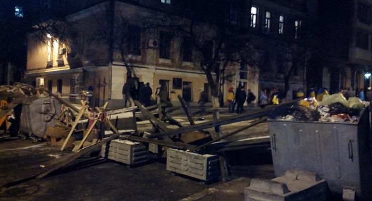 Митингующие заблокировали Шевченковский суд из-за ареста Дзиндзи (ФОТО)