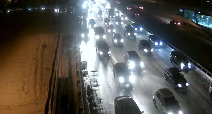 Пробки в Киеве достигли 9 баллов из-за снега и митингов