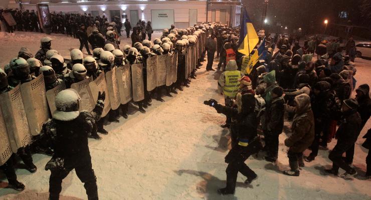 Милиция расчистила Януковичу путь к переговорам - Reuters