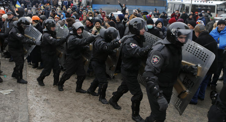 Милиция разблокировала Майдан и Европейскую площадь