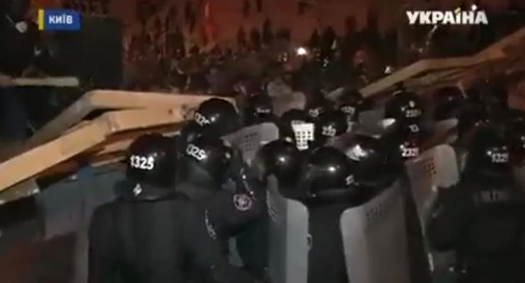 Как милиция пыталась разблокировать Майдан Незалежности