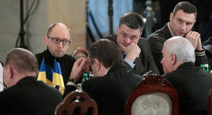 В Киеве состоялся круглый стол при участии Януковича и лидеров оппозиции