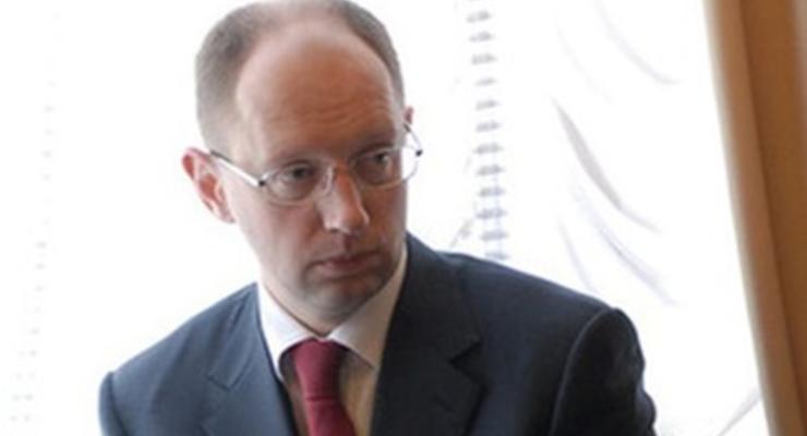 Яценюк призывает Путина и Лаврова не вмешиваться во внутренние дела Украины