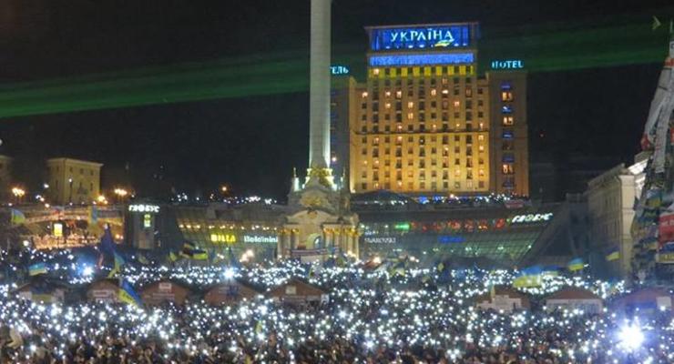 На Майдане 200 тысяч украинцев хором спели Гимн Украины