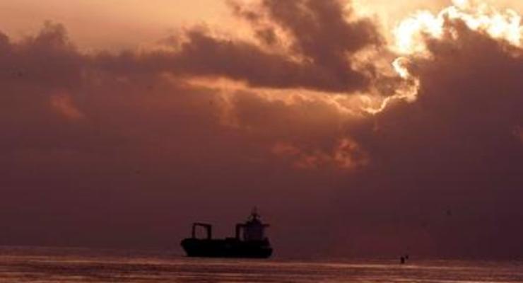 Возле  побережья Нигерии взят в плен украинец - капитан танкера