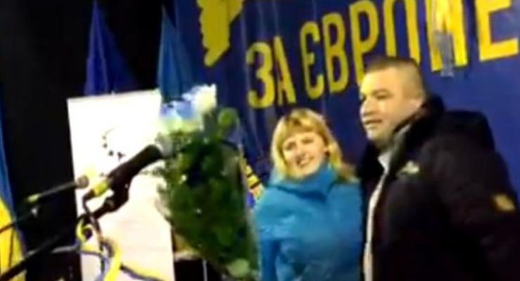 Позитивные новости дня: Предложение руки и сердца на Евромайдане и что дети просят у Деда Мороза