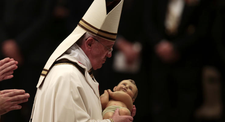Папа Римский Франциск впервые возглавил рождественскую мессу