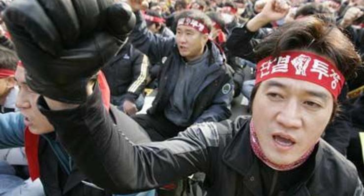 Десятки тысяч железнодорожников вышли на акцию протеста в Южной Корее