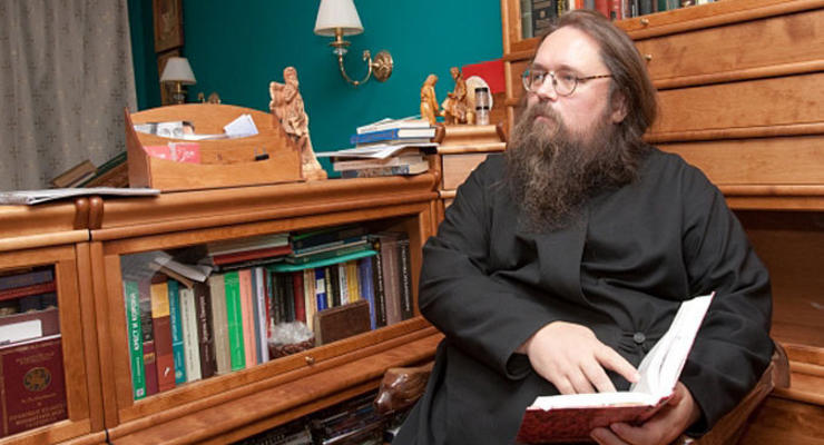 В России дьякону запретили преподавать в духовной академии за эпатаж в блогосфере