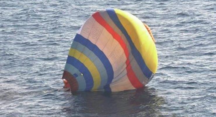 Китаец, попытавшийся попасть на спорные острова на воздушном шаре, свалился в море