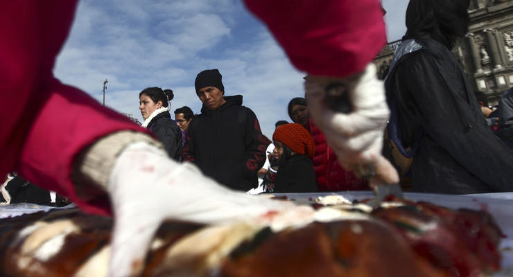 Мексиканская наркомафия накормила людей выпечкой в день Королей-Магов