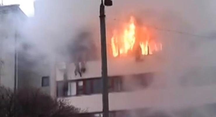 Пожар в корпусе Хартрона: Работников перед эвакуацией обыскивали - СМИ