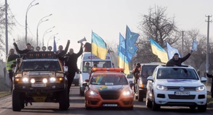 Активисты Автомайдана стращают Межигорье и ГАИ повестками