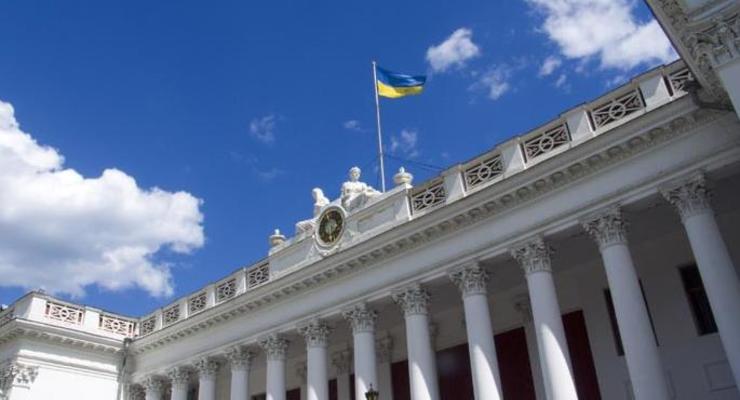 Одесский горсовет оспорил в ВАСУ решение суда о запрете вводить два языка обучения в школах города