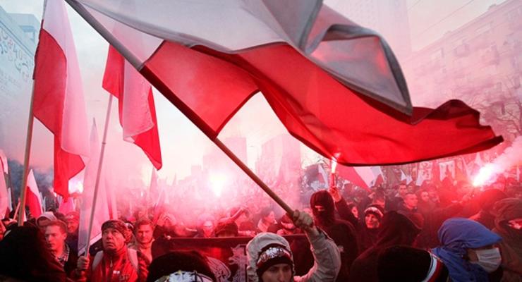 Псевдопатриотизм стоит денег. Польша согласилась компенсировать ущерб от погрома посольства РФ