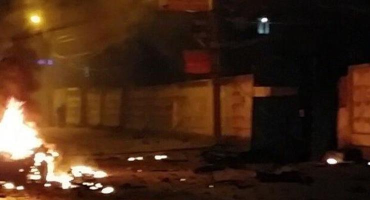 Шестнадцать человек пострадали при взрыве у ресторана в Махачкале