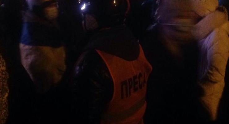 В журналистов возле стадиона Динамо попала граната, есть пострадавшие