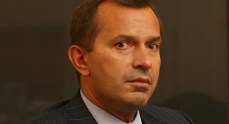 Янукович поручил Клюеву урегулировать политический кризис
