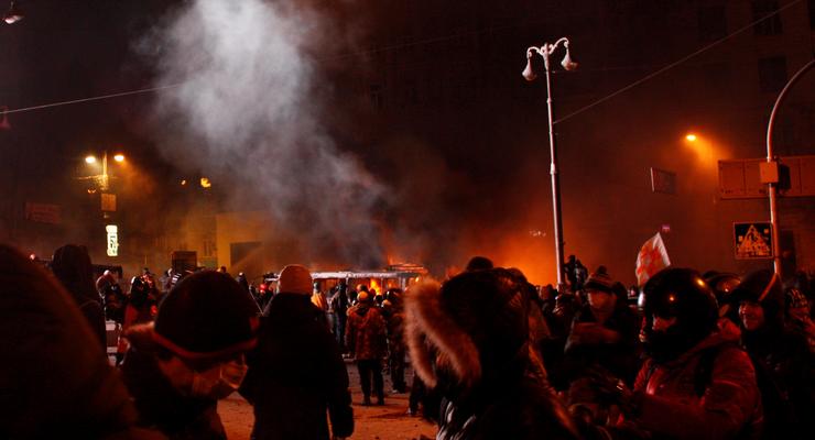 Милиция задержала более 20 человек во время столкновений на Грушевского
