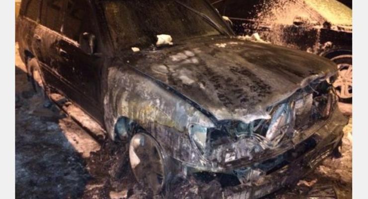 В Харькове дотла сожгли Lexus депутата горсовета