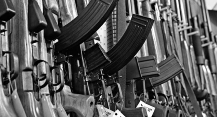 Из-за беспорядков в Киеве закрываются оружейные магазины