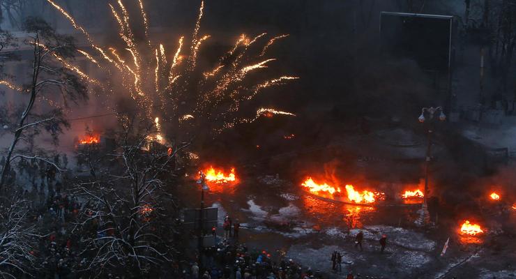 Зверства Беркута и дымовая завеса на Грушевского. Фоторепортажи 22 января