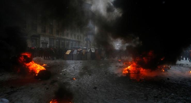 Неизвестные в масках захватили здание телерадиокомпании Киев на Крещатике