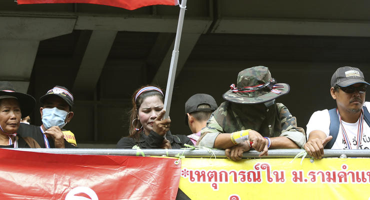 Оппозиция Таиланда назначила награду за поимку премьера