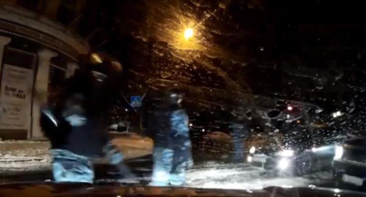 В интернете появилось видео атаки бойцов Беркута на активистов Автомайдана на Грушевского