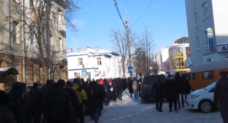 Жители Ровно захватили областную администранцию